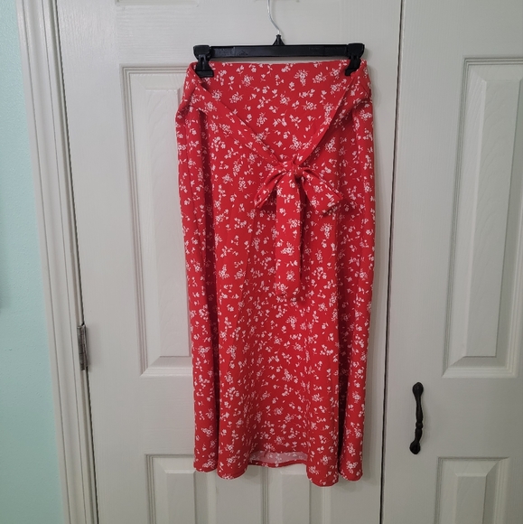NWT Rachel Zoe Red Floral Skirt - Picture 2 of 4
